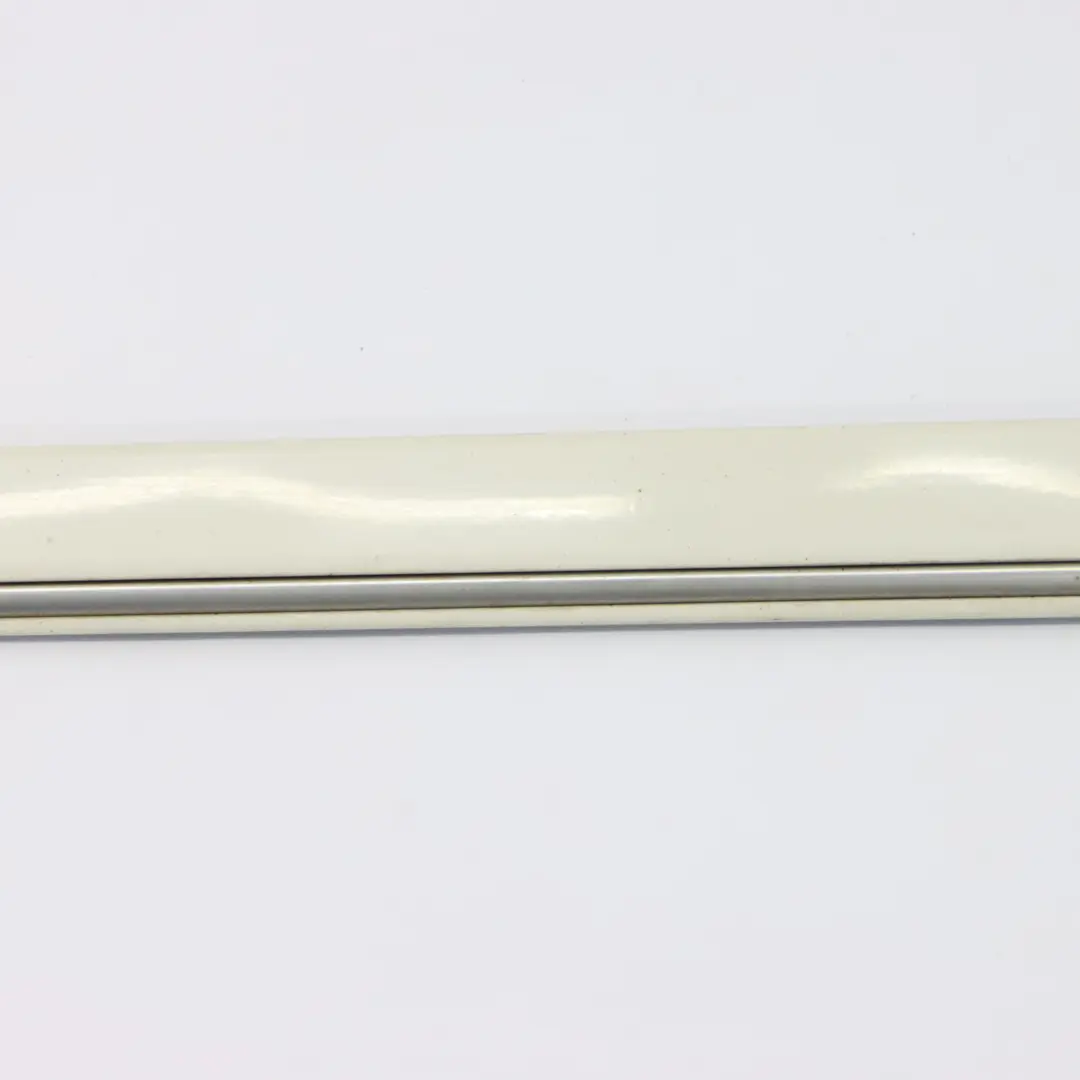 Mercedes W251 Moldura puerta delantera derecha Blanco Calcita - 650 2516902262 - SKU A2516902262-CW - Número de pieza A2516902262