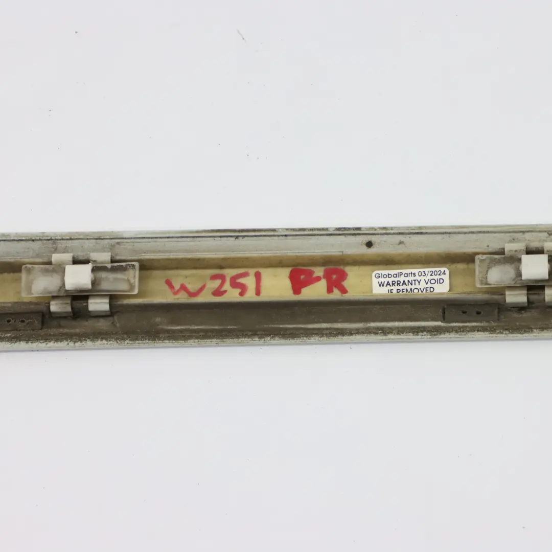Mercedes W251 Modanatura porta anteriore destra Bianco Calcite - 650 2516902262 - SKU A2516902262-CW - Numero di parte A2516902262