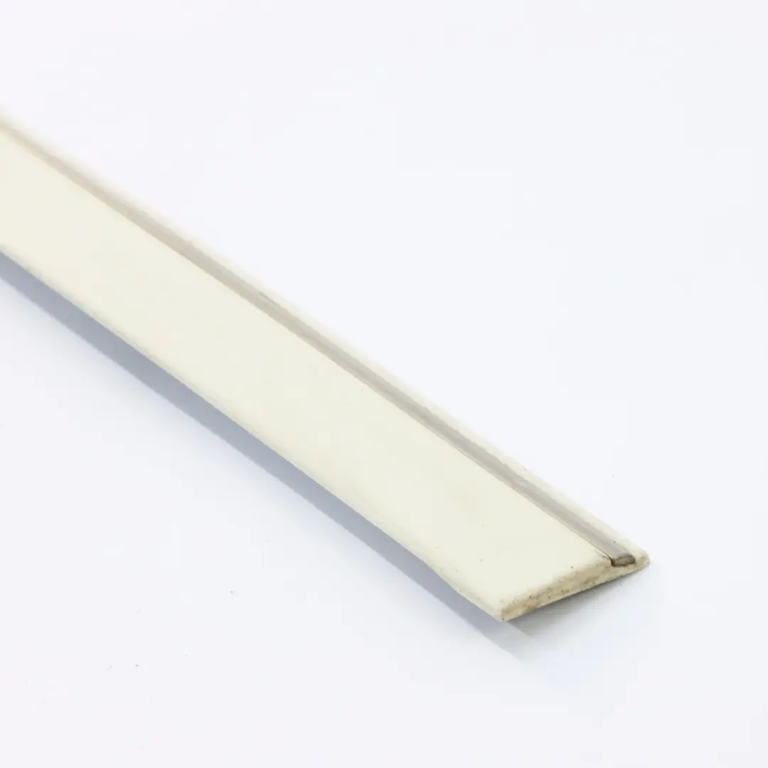 Modanatura porta posteriore destra Bianco Calcite 650 per Mercedes W251 con numero di parte A2516902662 Mercedes W251 Modanatura porta posteriore destra Bianco Calcite 650 - SKU A2516902662-CW - Numero di parte A2516902662