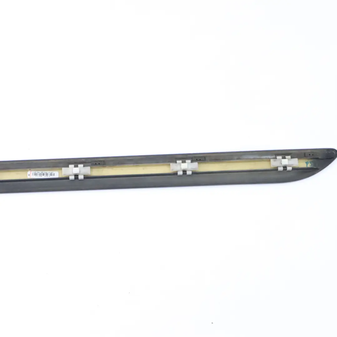 Türverkleidung hinten rechts Obsidian Schwarz Metallic - 197 für Mercedes W251 mit Teilenummer A2516902662 Mercedes W251 Türverkleidung hinten rechts Obsidian Schwarz Metallic - 197 - SKU A2516902662-OB - Teilenummer A2516902662