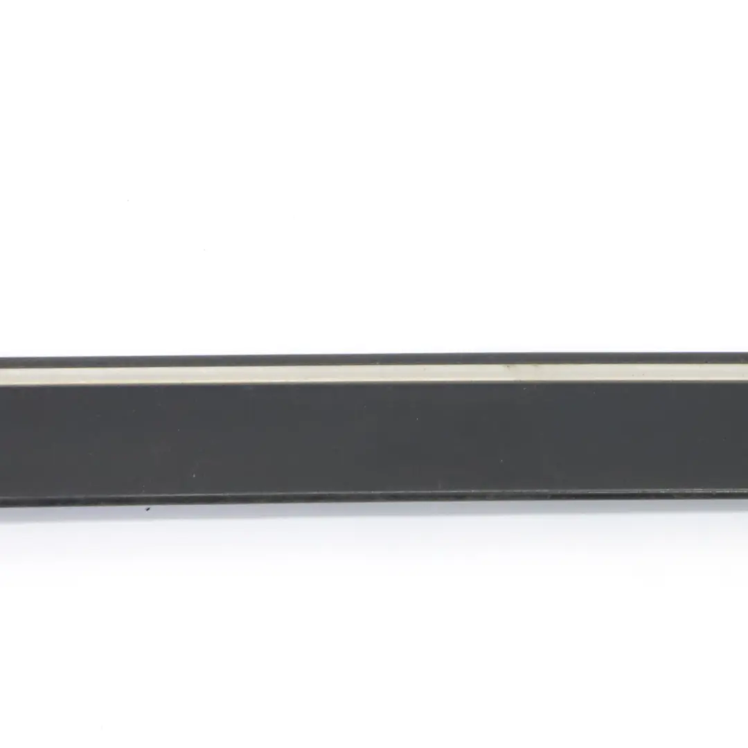 Mercedes W251 moulure de porte arrière droite noir obsidien métallisé - 197 - SKU A2516902662-OB - Numéro de pièce A2516902662