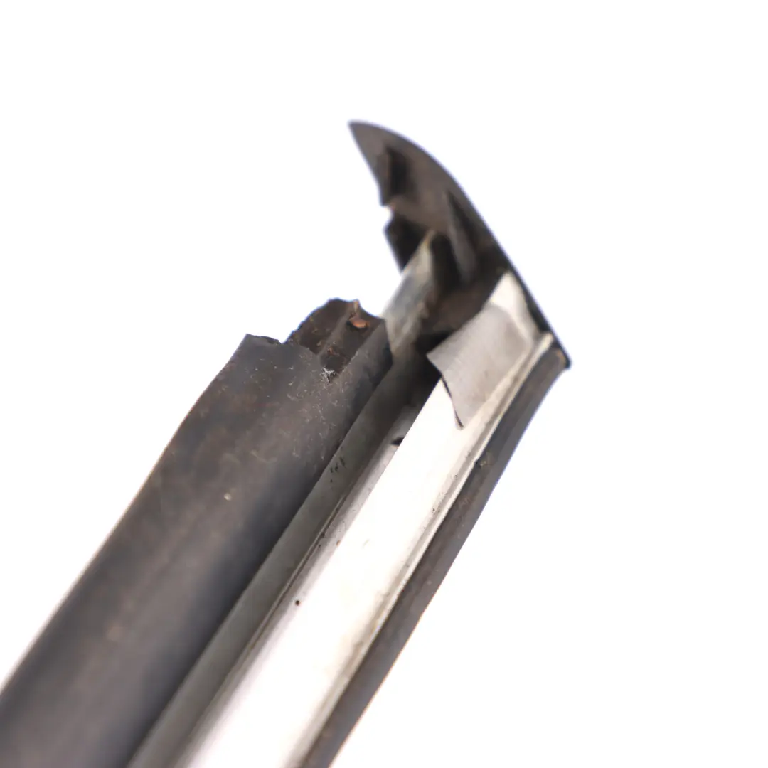 Fensterleiste Trim Bar hinten links Chrom für Mercedes W251 mit Teilenummer A2516907980 Mercedes W251 Fensterleiste Trim Bar hinten links Chrom - SKU A2516907980 - Teilenummer A2516907980