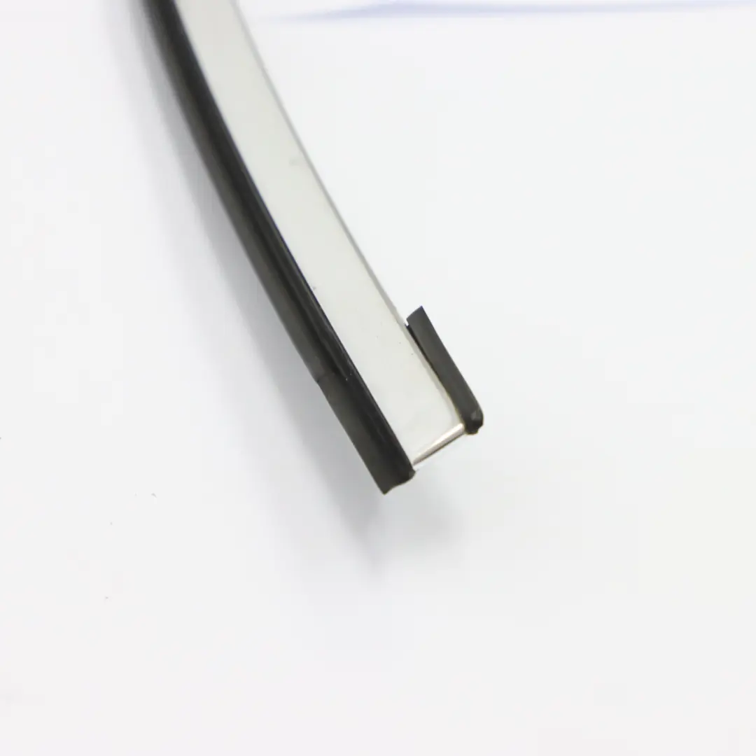 Embellecedor de ventana puerta delantera Derecha Cromo A2516981480 para Mercedes W251 con número de pieza A2516909280 Mercedes W251 Embellecedor de ventana puerta delantera Derecha Cromo A2516981480 - SKU A2516909280-1 - Número de pieza A2516909280