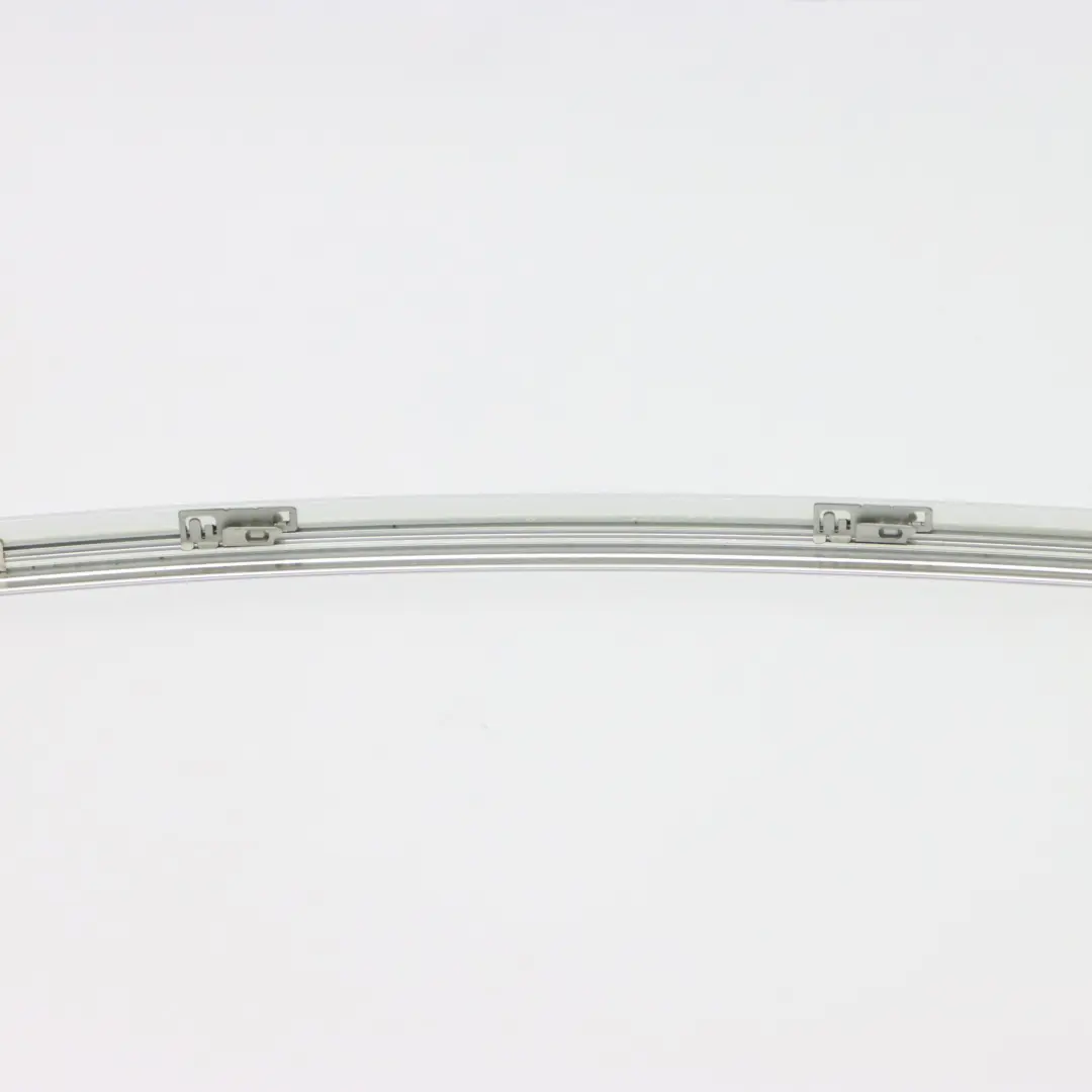 Embellecedor ventana puerta delantera Derecha Cromo para Mercedes W251 con número de pieza A2516909280 Mercedes W251 Embellecedor ventana puerta delantera Derecha Cromo - SKU A2516909280 - Número de pieza A2516909280