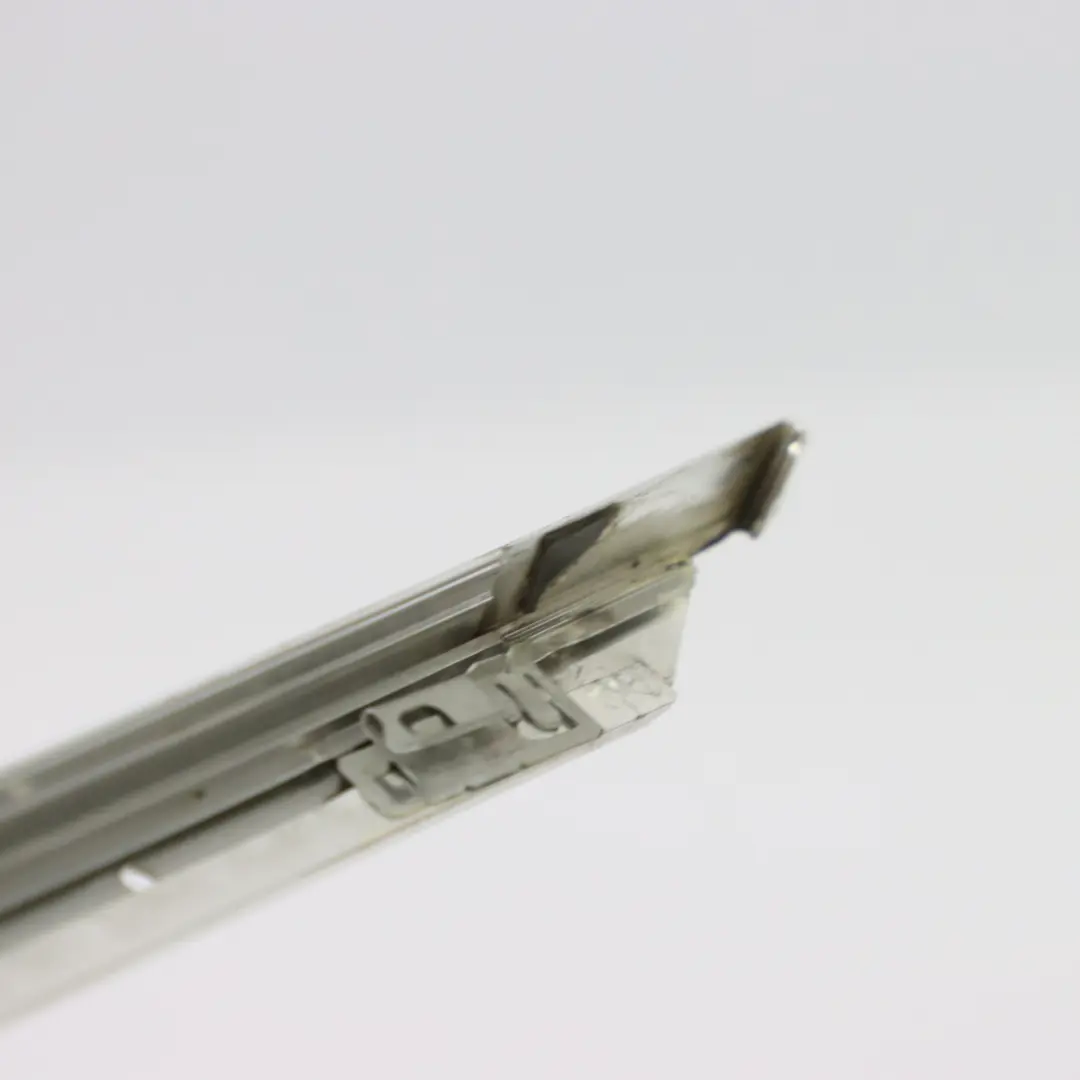 Fensterleiste Zierleiste hinten rechts Chrom für Mercedes W251 mit Teilenummer A2516909680 Mercedes W251 Fensterleiste Zierleiste hinten rechts Chrom - SKU A2516909680 - Teilenummer A2516909680