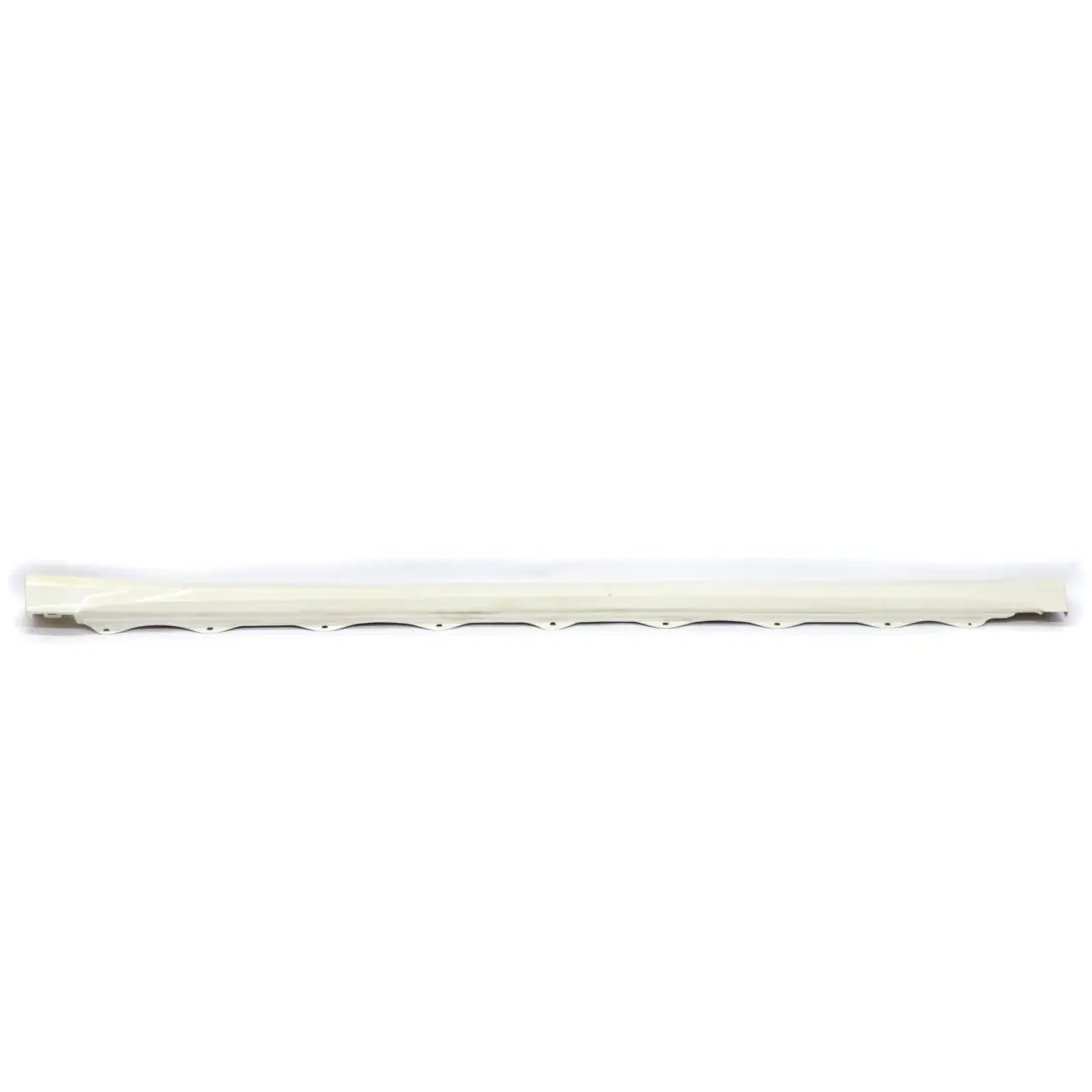 Minigonna laterale soglia porta destra Calcite White Bianco - 650 per Mercedes W251 con numero di parte A2516980454 Mercedes W251 Minigonna laterale soglia porta destra Calcite White Bianco - 650 - SKU A2516980454-CW - Numero di parte A2516980454