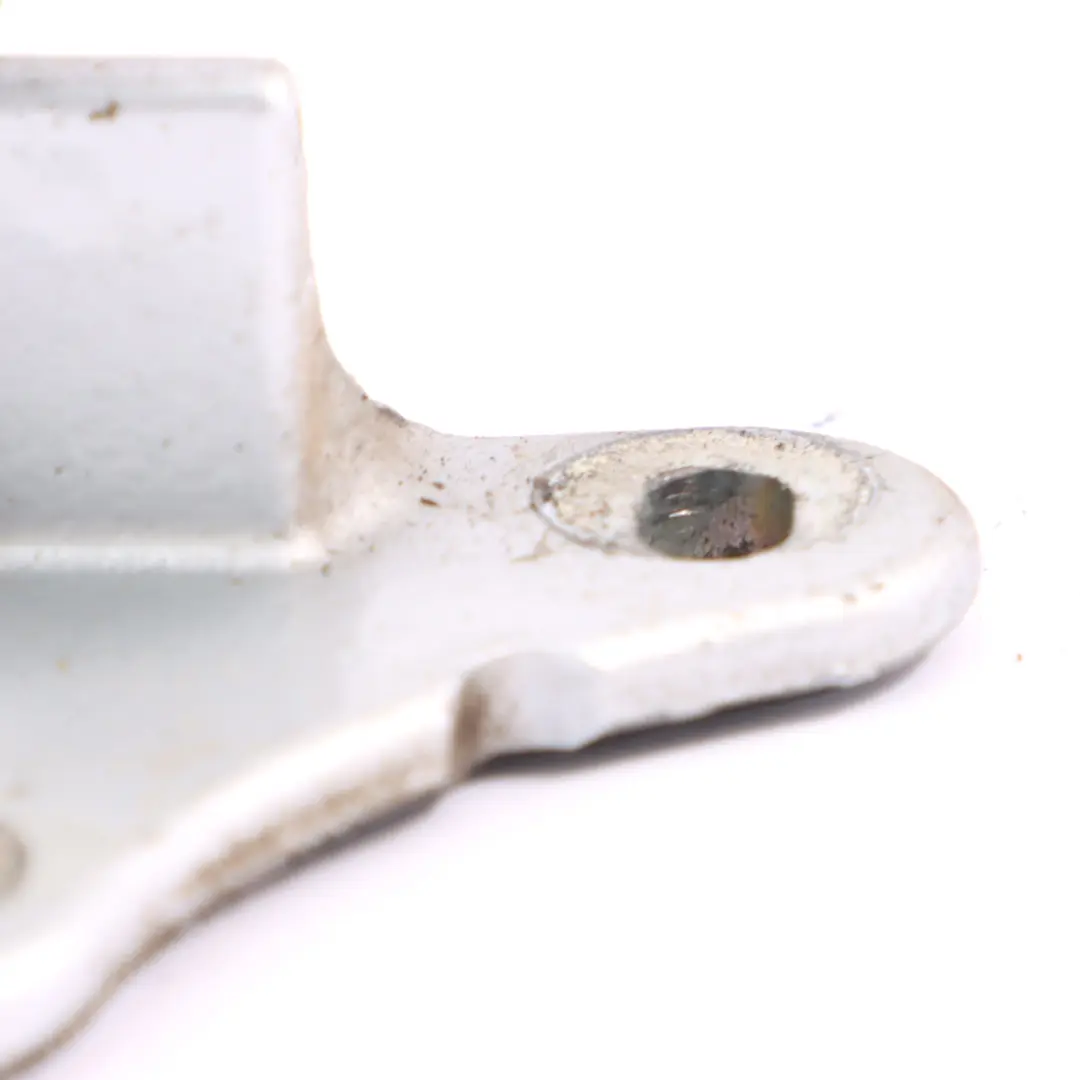 Charnière Porte Avant Gauche Bas Argent Iridium Métallisé - 775 pour Mercedes ML W164 à propos du numéro de pièce A2517200337 Mercedes ML W164 Charnière Porte Avant Gauche Bas Argent Iridium Métallisé - 775 - SKU A2517200337-IRS - Numéro de pièce A2517200337