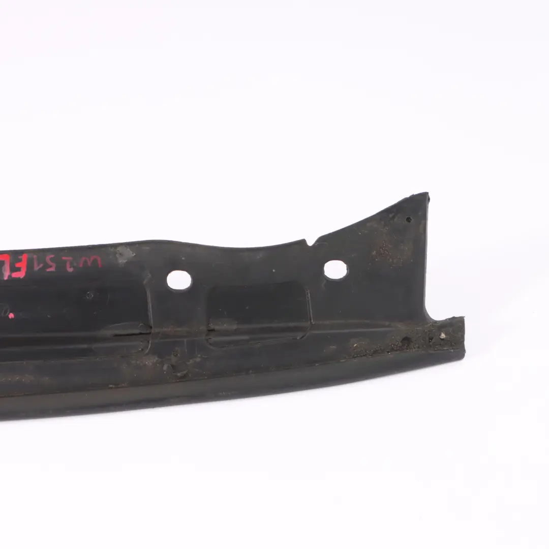 Cadre d'étanchéité de la porte avant gauche pour Mercedes W251 à propos du numéro de pièce A2517200578 Mercedes W251 Cadre d'étanchéité de la porte avant gauche - SKU A2517200578 - Numéro de pièce A2517200578