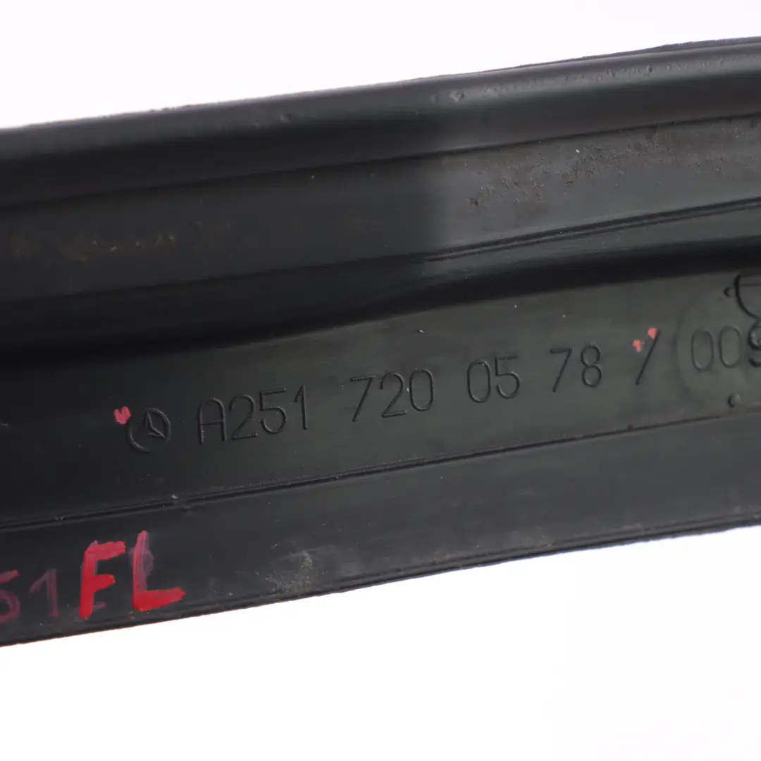 Striscia anteriore sinistra Telaio tenuta della porta per Mercedes W251 con numero di parte A2517200578 Mercedes W251 Striscia anteriore sinistra Telaio tenuta della porta - SKU A2517200578 - Numero di parte A2517200578