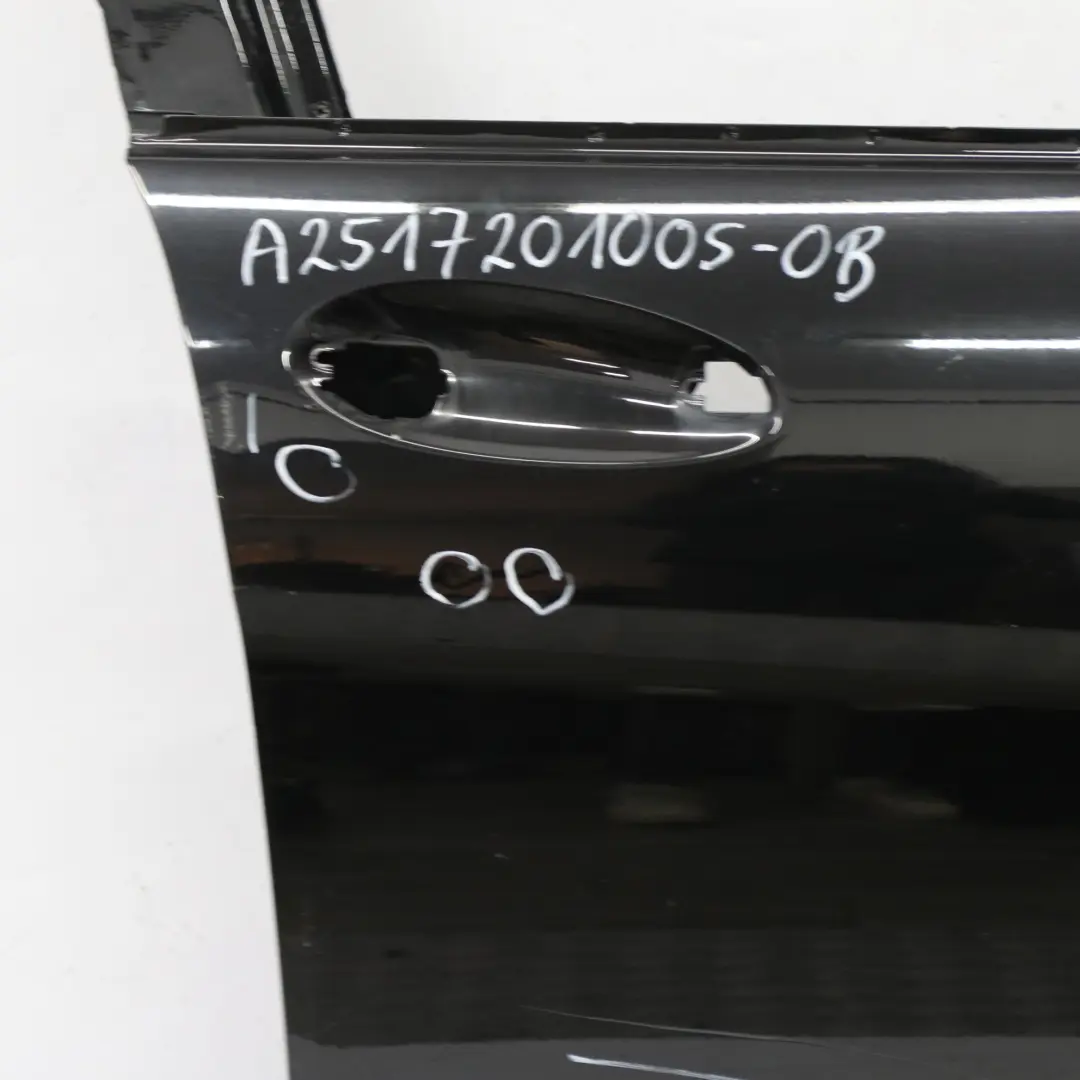 Puerta Delantera Derecha Negro Obsidiana Metalizado - 197 para Mercedes W251 con número de pieza A2517201005 Mercedes W251 Puerta Delantera Derecha Negro Obsidiana Metalizado - 197 - SKU A2517201005-OB - Número de pieza A2517201005