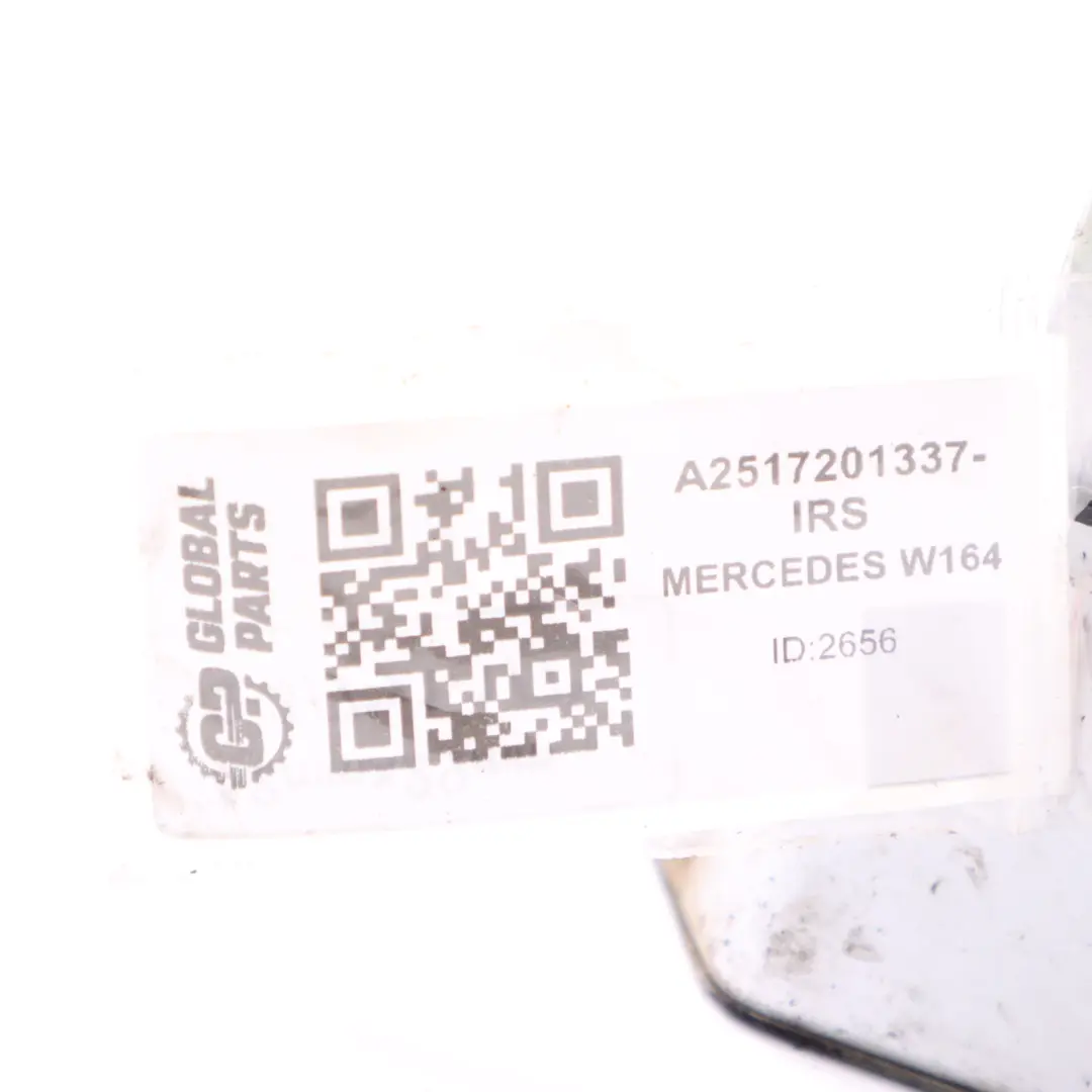 Türscharnier vorne hinten links Iridium Silber Metallic - 775 für Mercedes ML W164 mit Teilenummer A2517201337 Mercedes ML W164 Türscharnier vorne hinten links Iridium Silber Metallic - 775 - SKU A2517201337-IRS - Teilenummer A2517201337