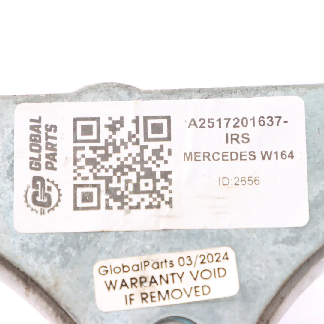 Mercedes ML W164 Zawias Drzwi Prawy Przód Srebrny - SKU A2517201637-IRS - Numer Części A2517201637
