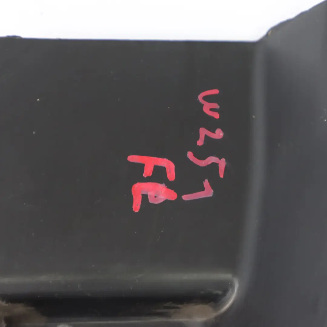 Porta anteriore sinistra Telaio finestrino nero per Mercedes W251 con numero di parte A2517250171 Mercedes W251 Porta anteriore sinistra Telaio finestrino nero - SKU A2517250171 - Numero di parte A2517250171