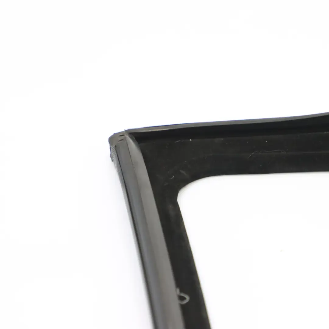 Finestrino Guida Guarnizione Porta anteriore destra per Mercedes W251 con numero di parte A2517250225 Mercedes W251 Finestrino Guida Guarnizione Porta anteriore destra - SKU A2517250225 - Numero di parte A2517250225