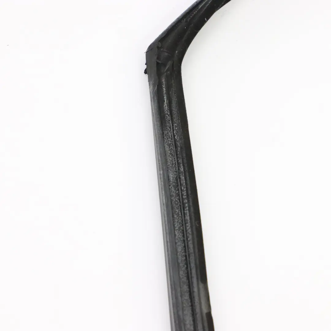 Mercedes W251 Joint d'étanchéité pour fenêtre Porte avant droite - SKU A2517250225 - Numéro de pièce A2517250225