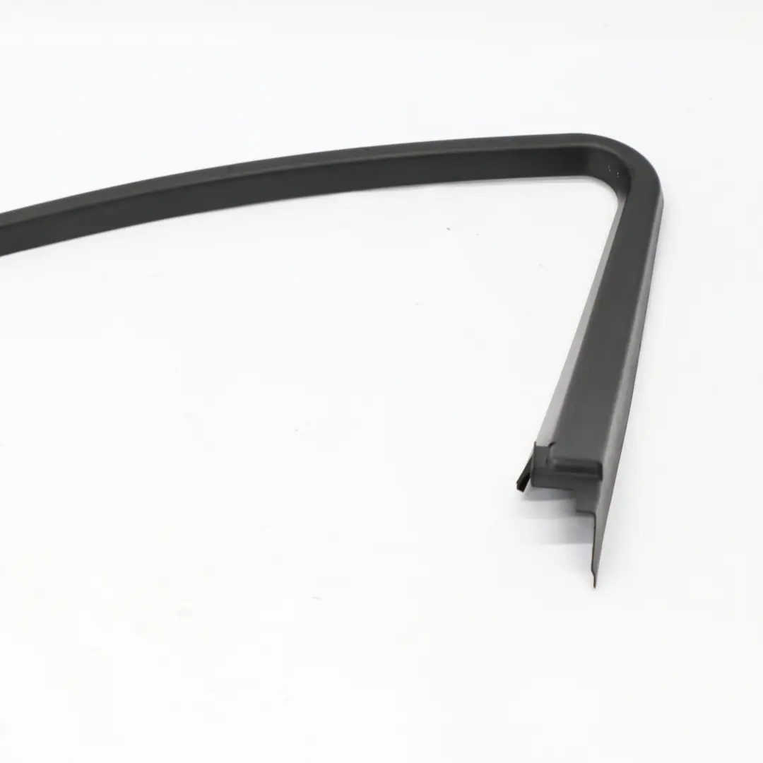Mercedes W251 Encadrement de fenêtre de porte avant droite noir - SKU A2517250271 - Numéro de pièce A2517250271