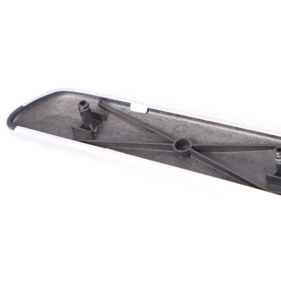 Puerta Decoración Tira Trasera Izquierda Tapa Alu para Mercedes W251 con número de pieza A2517300122 Mercedes W251 Puerta Decoración Tira Trasera Izquierda Tapa Alu - SKU A2517300122 - Número de pieza A2517300122