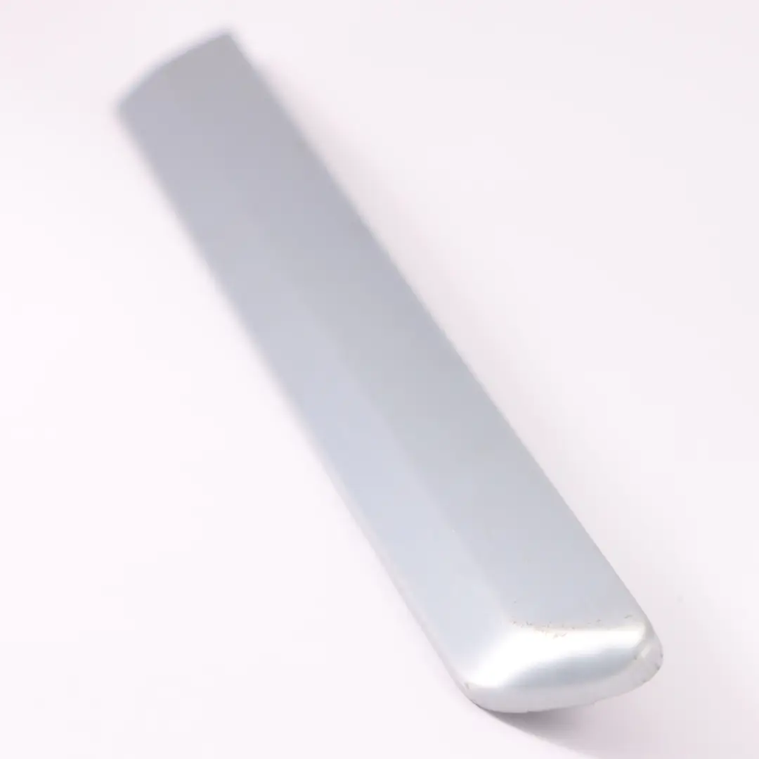 Puerta Decoración Tira Trasera Derecha Cubierta Alu para Mercedes W251 con número de pieza A2517300222 Mercedes W251 Puerta Decoración Tira Trasera Derecha Cubierta Alu - SKU A2517300222 - Número de pieza A2517300222