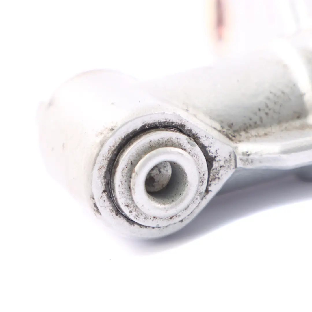 Zawias Drzwi Prawy Tył Srebrny do Mercedes ML W164 o numerze A2517300637 Mercedes ML W164 Zawias Drzwi Prawy Tył Srebrny - SKU A2517300637-IRS - Numer Części A2517300637