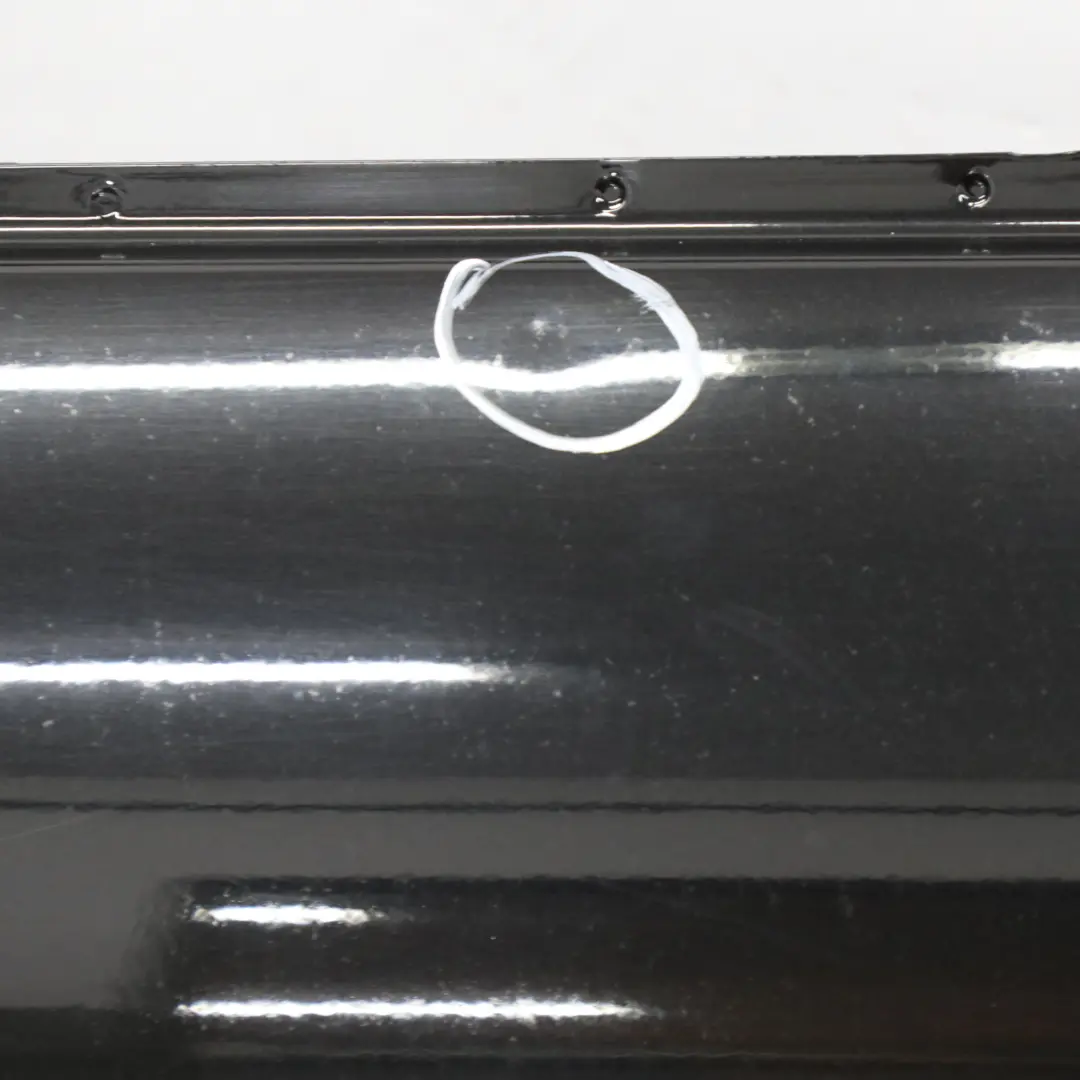 Porta posteriore destra Obsidian Black Metallic - 197 per Mercedes W251 con numero di parte A2517301205 Mercedes W251 Porta posteriore destra Obsidian Black Metallic - 197 - SKU A2517301205-OB - Numero di parte A2517301205