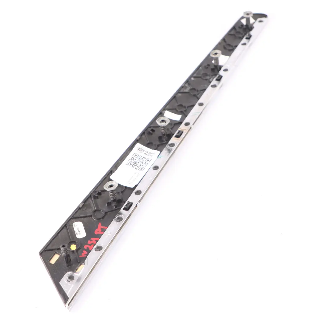 Tira Puerta Decoración Recorte Trasero Derecho Madera para Mercedes W251 con número de pieza A2517301822 Mercedes W251 Tira Puerta Decoración Recorte Trasero Derecho Madera - SKU A2517301822 - Número de pieza A2517301822