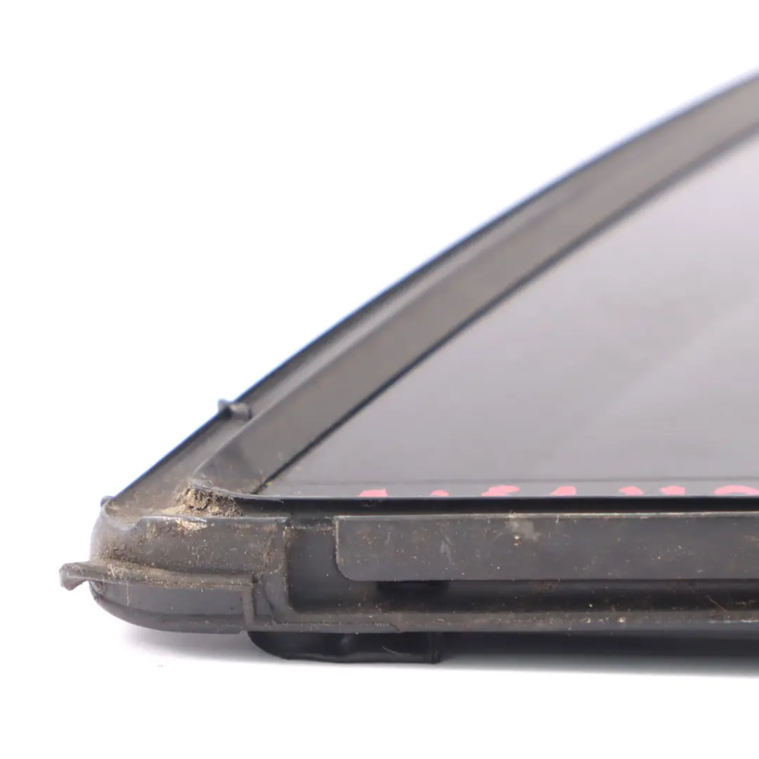 Vitrage Arrière Porte Droite Vitrage Teinté AS3 pour Mercedes W251 à propos du numéro de pièce A2517302455 Mercedes W251 Vitrage Arrière Porte Droite Vitrage Teinté AS3 - SKU A2517302455 - Numéro de pièce A2517302455