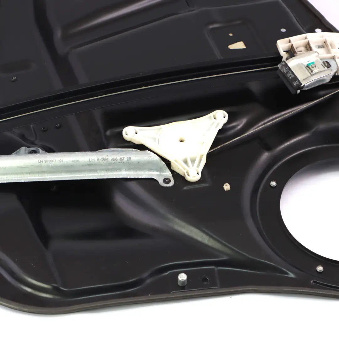 Regolatore Alzacristalli Posteriore Sinistro Pannello Porta per Mercedes W251 con numero di parte A2517303079 Mercedes W251 Regolatore Alzacristalli Posteriore Sinistro Pannello Porta - SKU A2517303079 - Numero di parte A2517303079