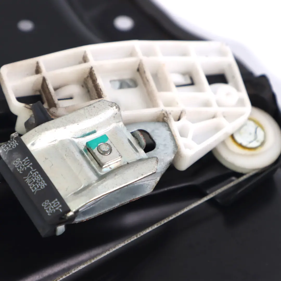 Fensterheber Regulator hinten links Türkarte Panel für Mercedes W251 mit Teilenummer A2517303079 Mercedes W251 Fensterheber Regulator hinten links Türkarte Panel - SKU A2517303079 - Teilenummer A2517303079