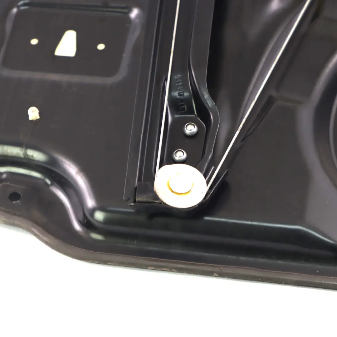 Regolatore Alzacristalli Posteriore Destro Pannello Porta per Mercedes W251 con numero di parte A2517303179 Mercedes W251 Regolatore Alzacristalli Posteriore Destro Pannello Porta - SKU A2517303179 - Numero di parte A2517303179