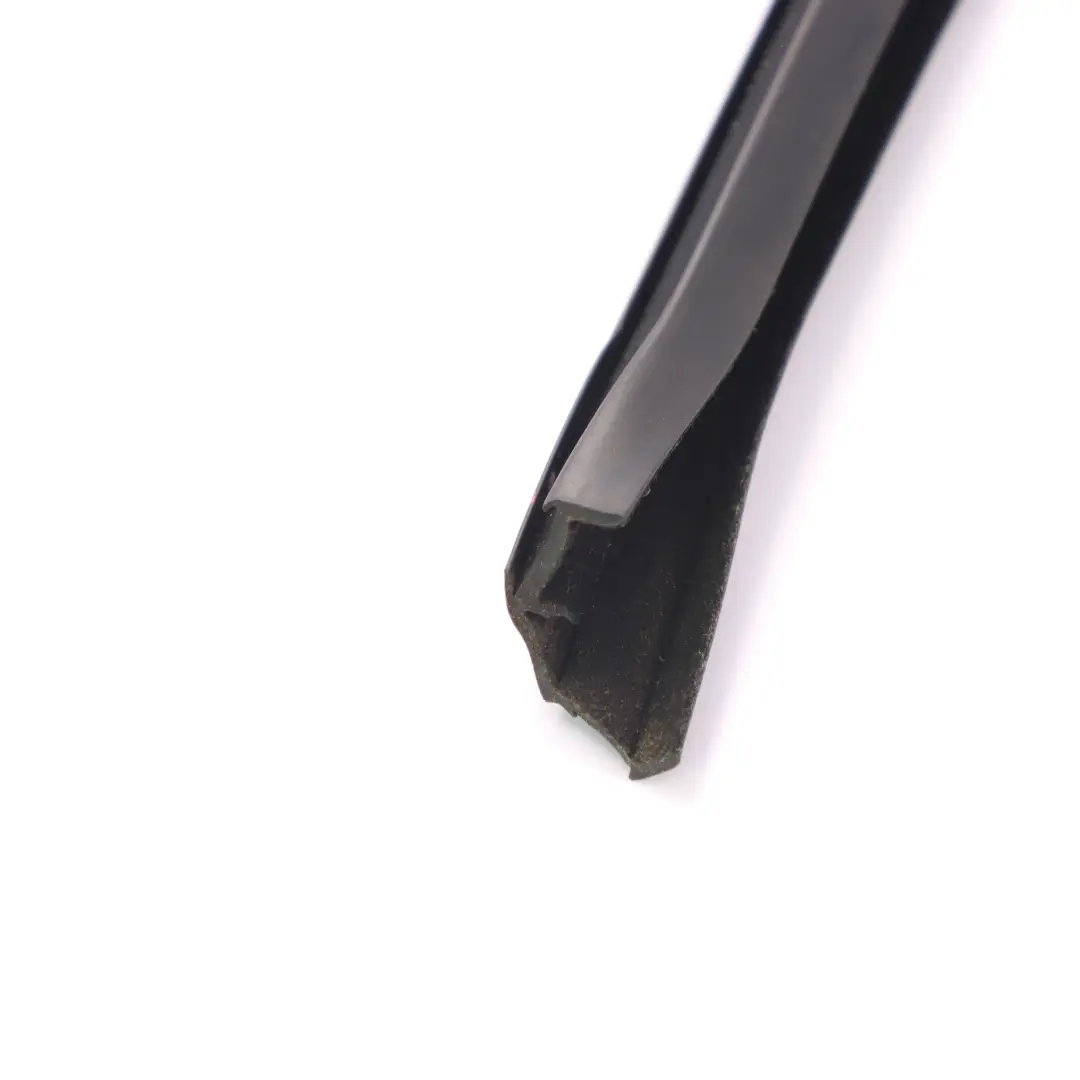 Fensterdichtung Tür hinten links Dichtung Rahmen für Mercedes W251 mit Teilenummer A2517350825 Mercedes W251 Fensterdichtung Tür hinten links Dichtung Rahmen - SKU A2517350825 - Teilenummer A2517350825