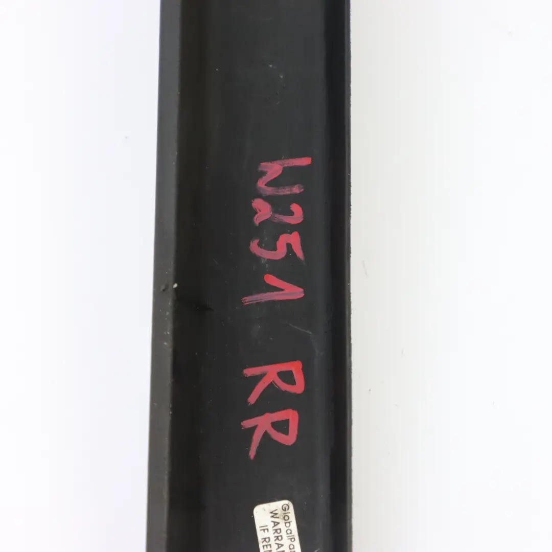 Listwa Ramka Szyby Drzwi Lewy Tył Czarna do Mercedes W251 o numerze A2517350871 Mercedes W251 Listwa Ramka Szyby Drzwi Lewy Tył Czarna - SKU A2517350871 - Numer Części A2517350871