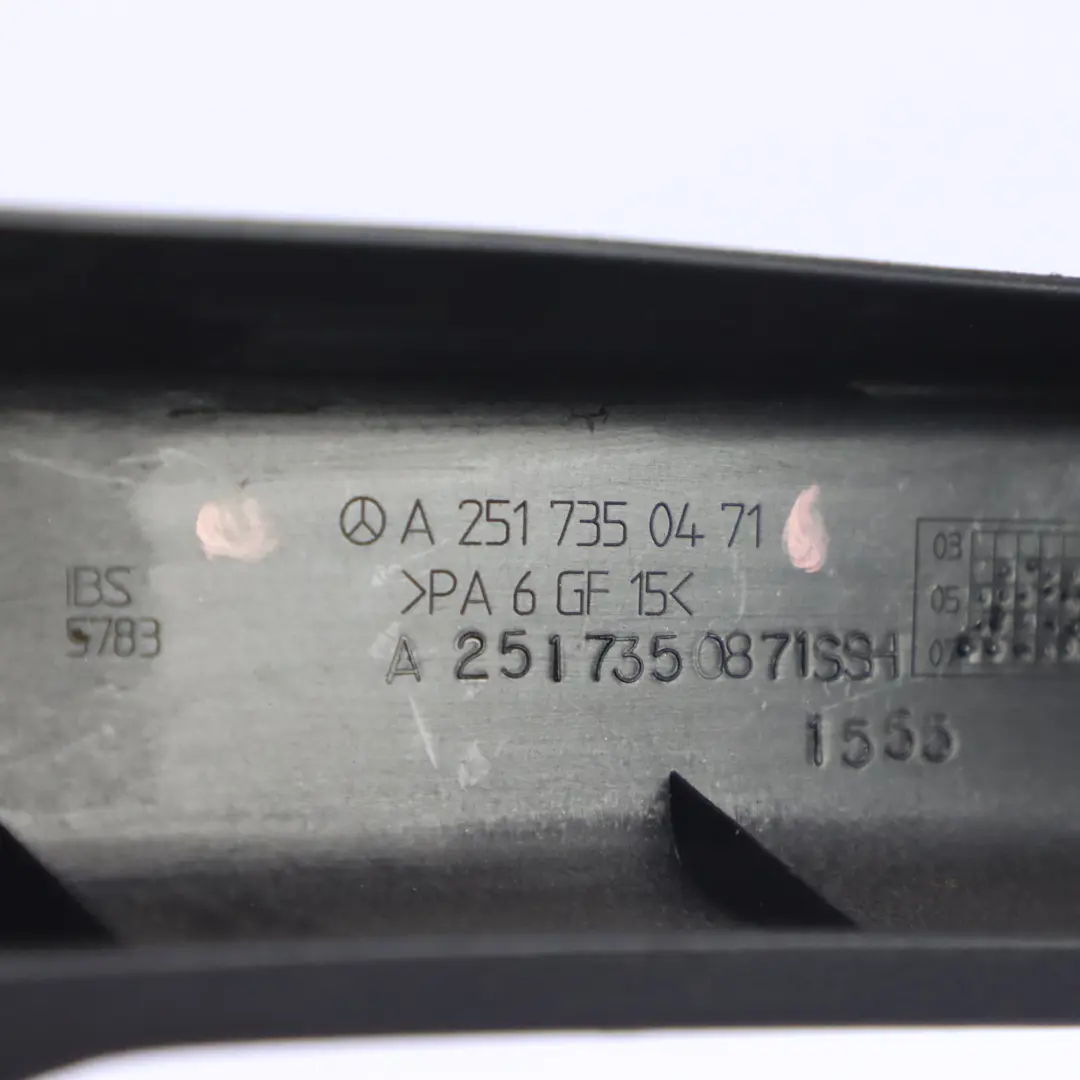Verkleidung Hintertür Rechts Fensterrahmen Schwarz für Mercedes W251 mit Teilenummer A2517350871 Mercedes W251 Verkleidung Hintertür Rechts Fensterrahmen Schwarz - SKU A2517350871 - Teilenummer A2517350871