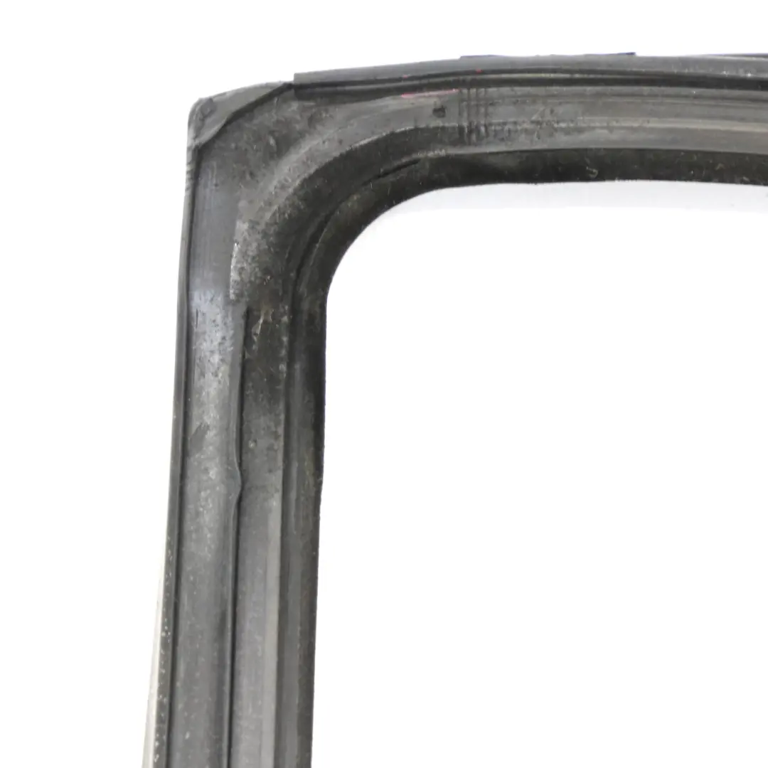 Guarnizione Finestra Porta Posteriore Destra Telaio per Mercedes W251 con numero di parte A2517350925 Mercedes W251 Guarnizione Finestra Porta Posteriore Destra Telaio - SKU A2517350925 - Numero di parte A2517350925