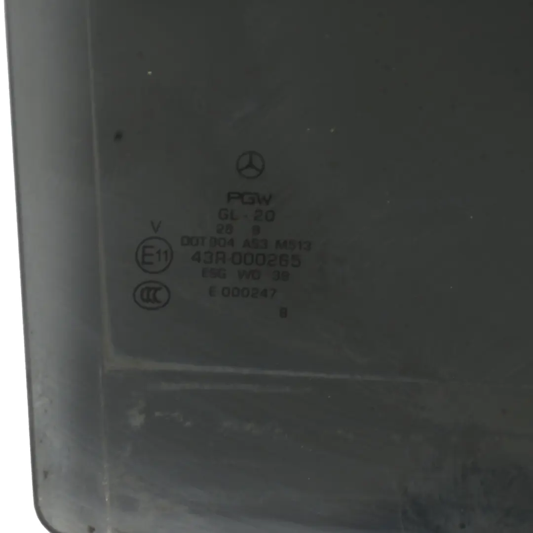 Vitre de porte arrière droite teintée pour Mercedes W251 à propos du numéro de pièce A2517351010 Mercedes W251 Vitre de porte arrière droite teintée - SKU A2517351010 - Numéro de pièce A2517351010