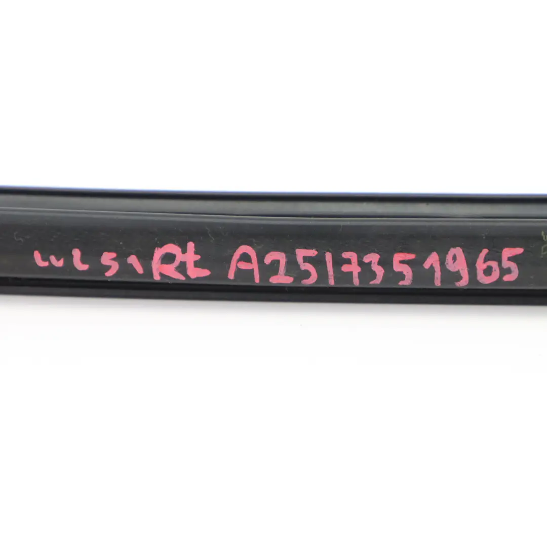 Mercedes W251 Guarnizione parabrezza posteriore sinistro Striscia tenuta Trim - SKU A2517351965 - Numero di parte A2517351965