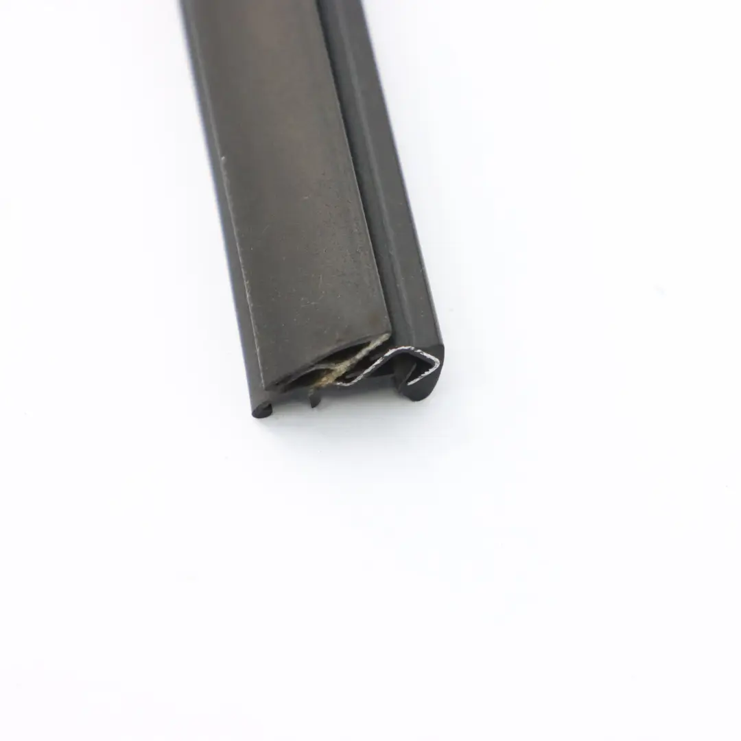 Mercedes W251 joint vitre arière gauche bande d'étanchéité garniture - SKU A2517351965 - Numéro de pièce A2517351965