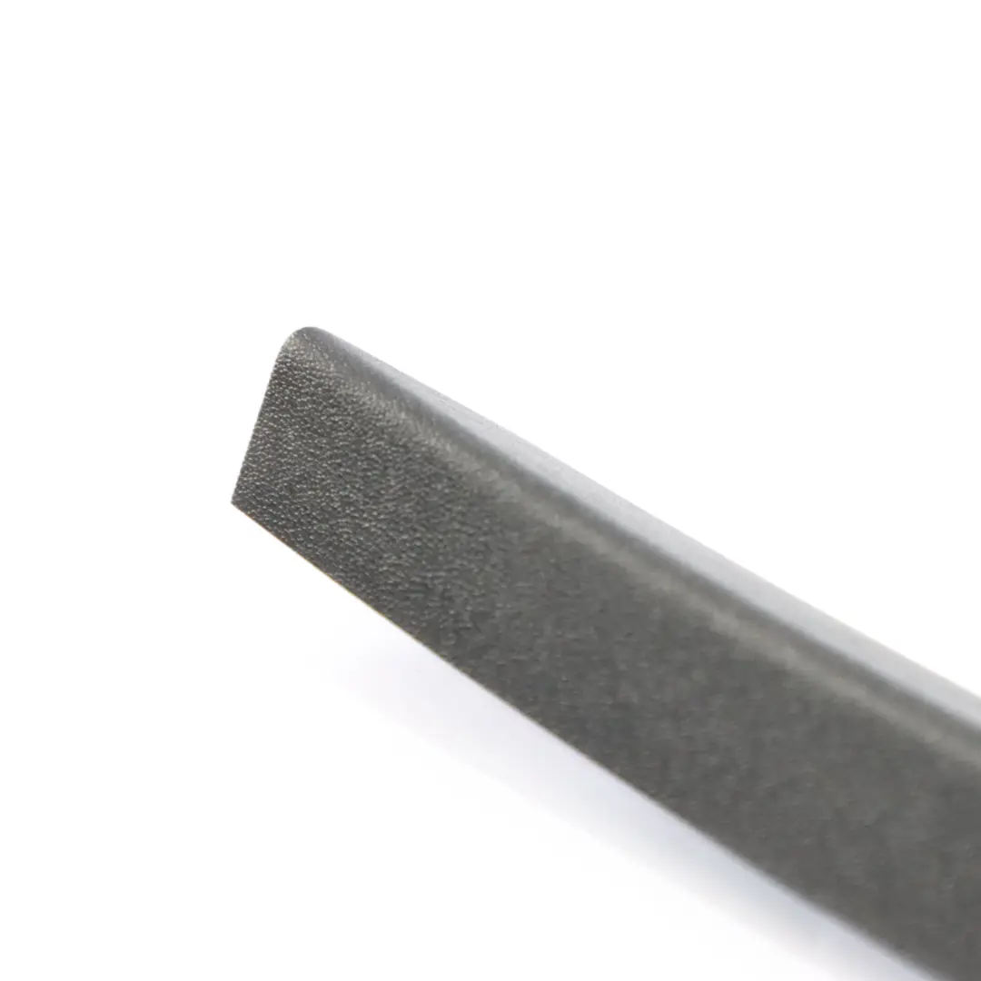 Kofferraumdeckel Abdeckung Trim Obere Mitte Schwarz A2517400070 für Mercedes W251 mit Teilenummer A2517400200 Mercedes W251 Kofferraumdeckel Abdeckung Trim Obere Mitte Schwarz A2517400070 - SKU A2517400200 - Teilenummer A2517400200