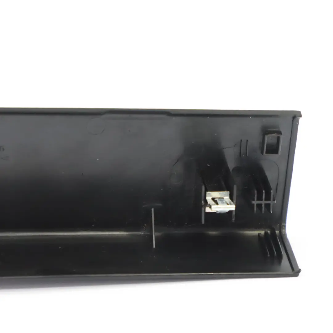 Coperchio bagagliaio Rivestimento superiore nero A2517400070 per Mercedes W251 con numero di parte A2517400200 Mercedes W251 Coperchio bagagliaio Rivestimento superiore nero A2517400070 - SKU A2517400200 - Numero di parte A2517400200