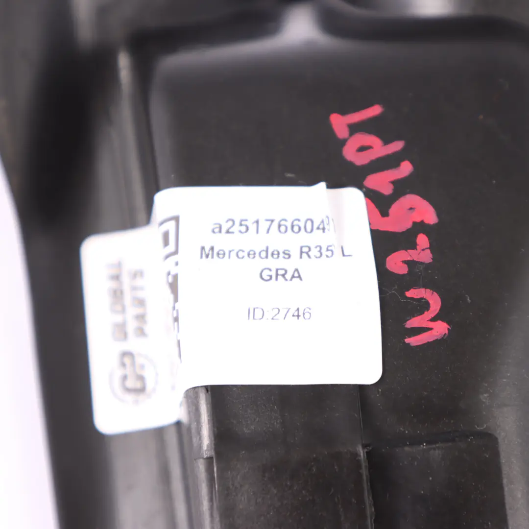 Mercedes W251 Zaślepka Osłona Dolna Drzwi Prawy Tył - SKU A2517660491 - Numer Części A2517660491