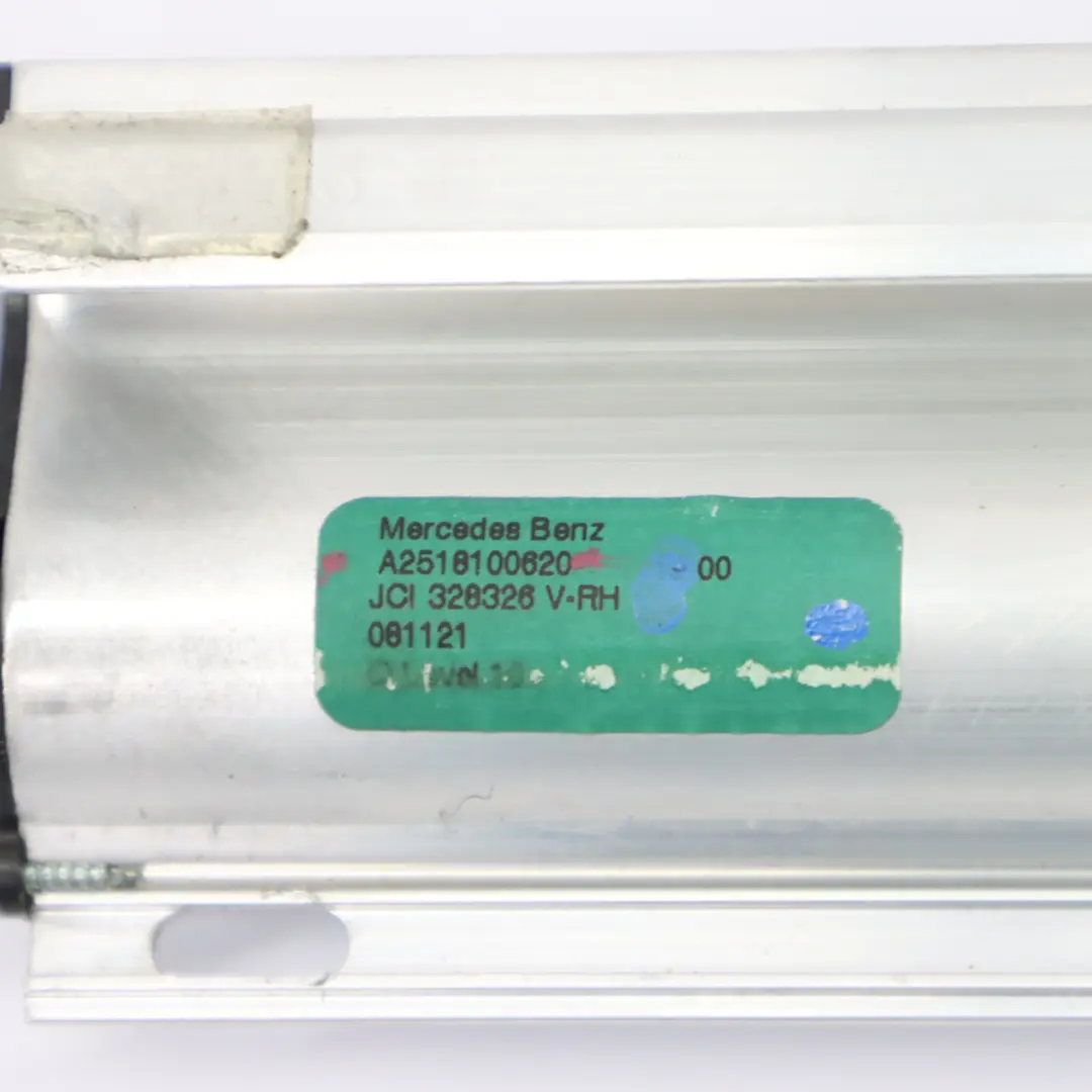 Fenster Rollo Tür hinten rechts Sonnenschutz für Mercedes W251 mit Teilenummer A2518100620 Mercedes W251 Fenster Rollo Tür hinten rechts Sonnenschutz - SKU A2518100620 - Teilenummer A2518100620