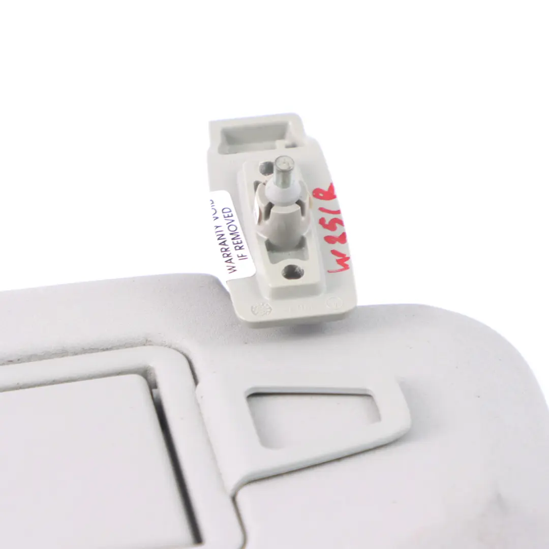 Pare-soleil Panneau Rétroviseur Droit Gris pour Mercedes W251 à propos du numéro de pièce A2518100810 Mercedes W251 Pare-soleil Panneau Rétroviseur Droit Gris - SKU A2518100810 - Numéro de pièce A2518100810