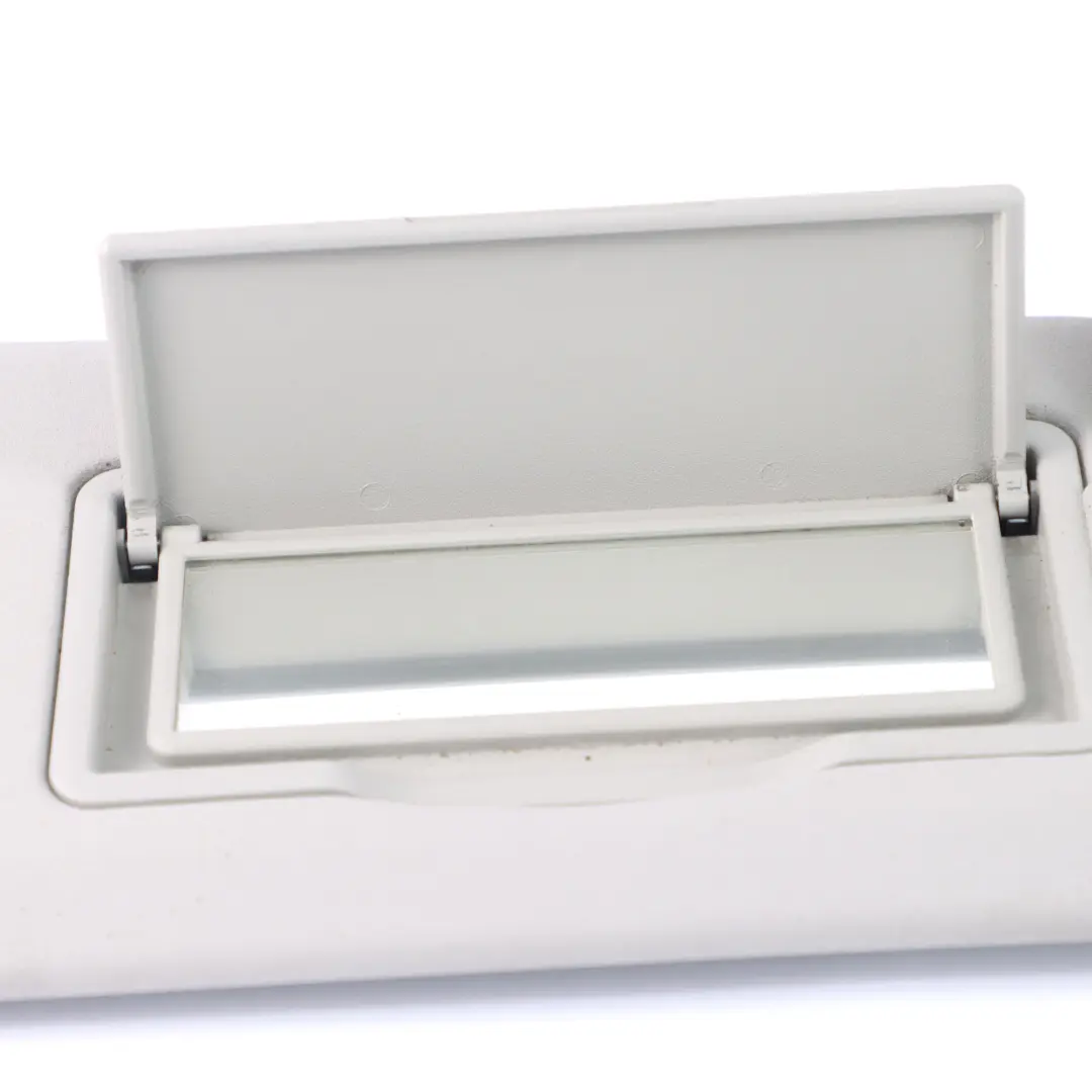 Pare-soleil Panneau Rétroviseur Droit Gris pour Mercedes W251 à propos du numéro de pièce A2518100810 Mercedes W251 Pare-soleil Panneau Rétroviseur Droit Gris - SKU A2518100810 - Numéro de pièce A2518100810