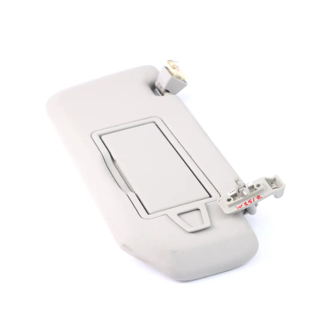 Pannello parasole Specchietto Copertura destra Grigio per Mercedes W251 con numero di parte A2518100810 Mercedes W251 Pannello parasole Specchietto Copertura destra Grigio - SKU A2518100810 - Numero di parte A2518100810