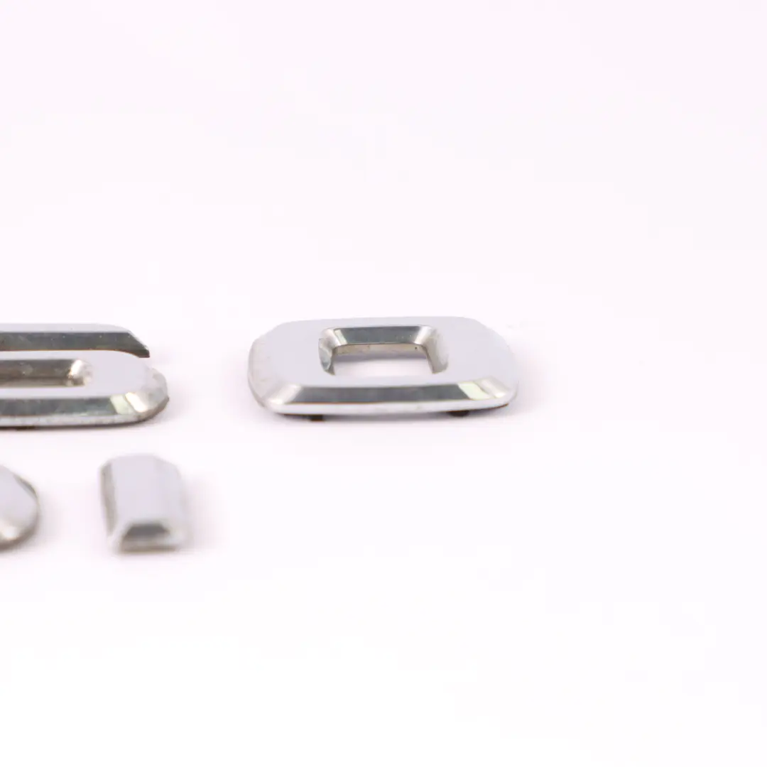 Mercedes W251 Emblema Maletero Trasero Adherido Insignia R350 CDI - SKU A2518170215 - Número de pieza A2518170215