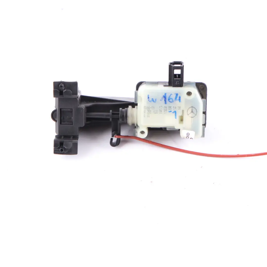Flap Release Actuator Motor to Mercedes ML W164 W221 Fuel with Part number A2518200197 Mercedes ML W164 W221 Fuel Flap Release Actuator Motor - SKU A2518200197-1 - Part number A2518200197