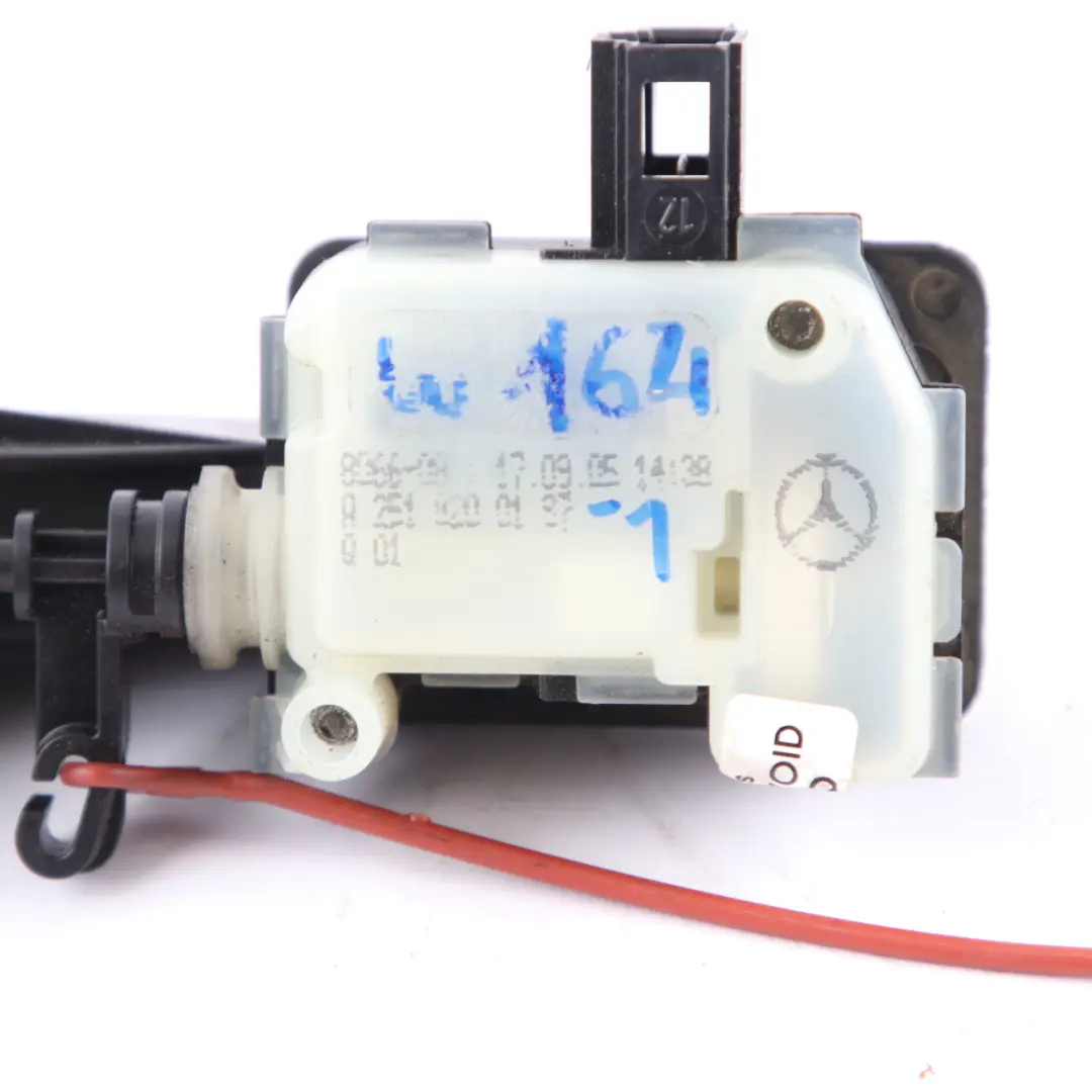 Mercedes ML W164 W221 Motore attuatore rilascio sportello carburante - SKU A2518200197-1 - Numero di parte A2518200197