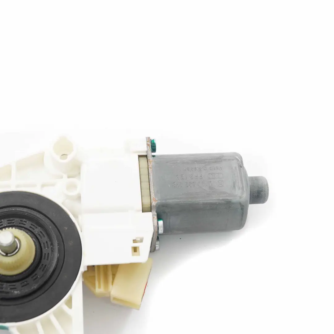 Motore alzacristalli anteriore sinistro trasmissione per Mercedes W164 con numero di parte A2518200742 Mercedes W164 Motore alzacristalli anteriore sinistro trasmissione - SKU A2518200742 - Numero di parte A2518200742