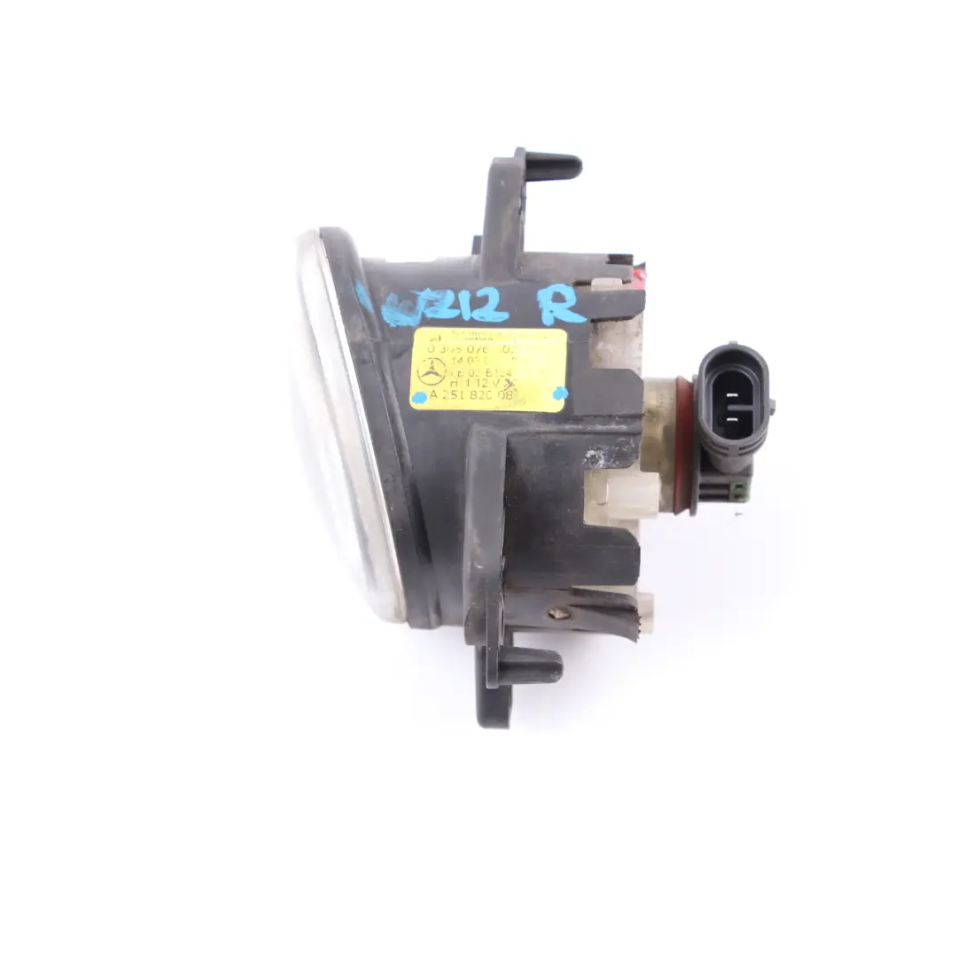 Lampa Halogen Prawy do Mercedes W169 o numerze A2518200856 Mercedes W169 Lampa Halogen Prawy - SKU A2518200856-1 - Numer Części A2518200856