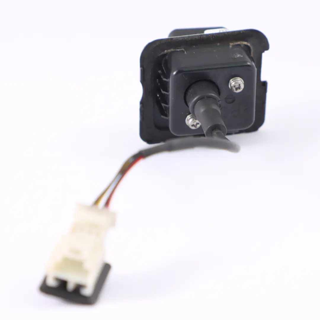 Reversing Camera Mercedes W251 Rear View Camera Trunk Lid Tailgate to with Part number A2518200897 Reversing Camera Mercedes W251 Rear View Camera Trunk Lid Tailgate - SKU A2518200897 - Part number A2518200897