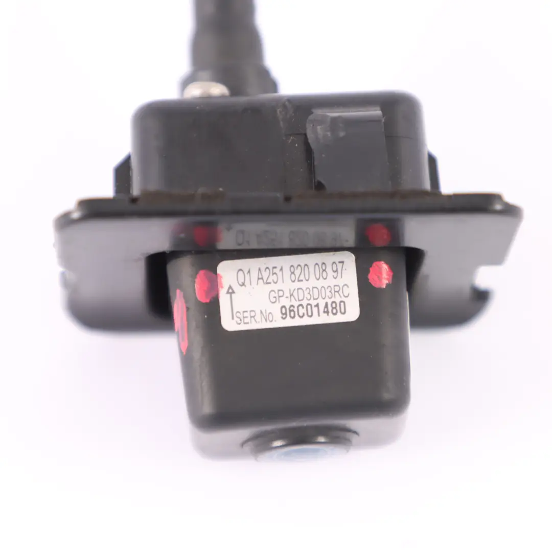 Cámara marcha atrás Mercedes W251 Tapa del maletero Portón trasero para con número de pieza A2518200897 Cámara marcha atrás Mercedes W251 Tapa del maletero Portón trasero - SKU A2518200897 - Número de pieza A2518200897